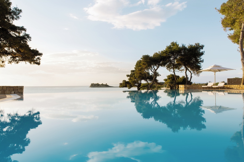 Tiara Holidays - Sani Club - infinity pool